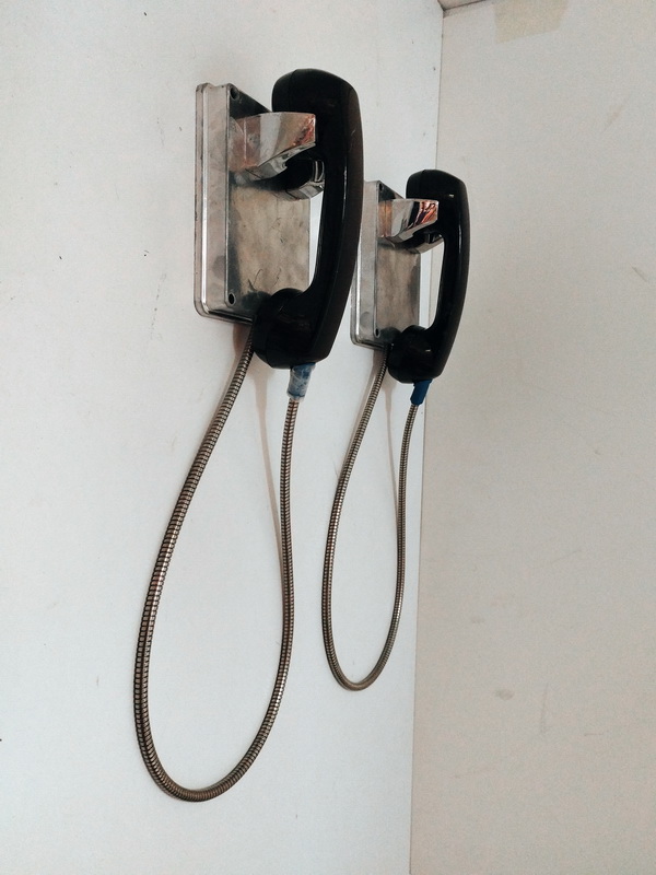 soporte telefono carcel ficticio 16x12x2.5 2u